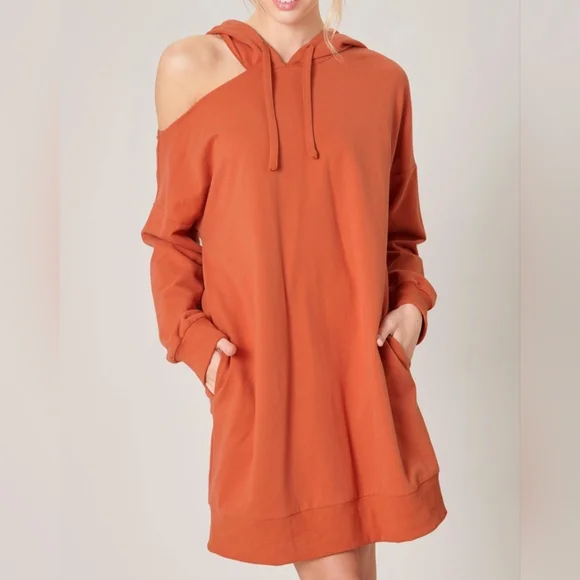 white christmas dresses V CUT HOODIE DRESS IN BLACK RAW DENIM – SAMI MIRO VINTAGE main image 0
